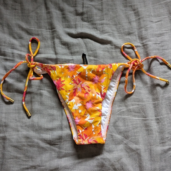 Vix Hermanny Triangle Lowana Bikini Set - Picture 6 of 7